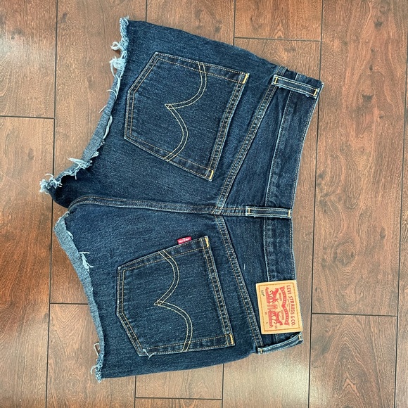 Levi’s Shorts - Picture 3 of 3